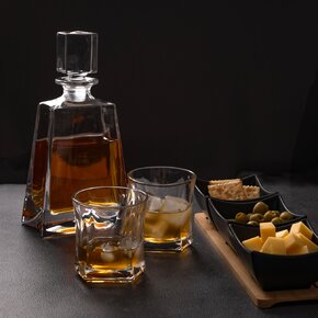 Karafa na whisky Imperial robust 0,78 l 2 pohár, sada